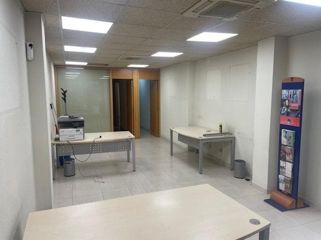 Bureaux/Local commercial dans Barcelone, Barcelona à louer Photo intérieure– Image 1 sur 7