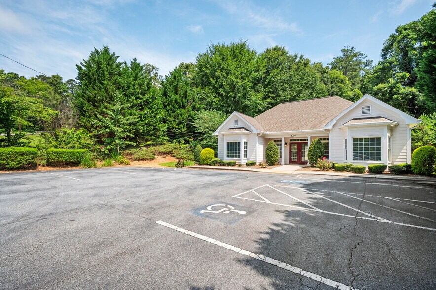 5102 Covington Hwy, Decatur, GA à vendre - Photo de l’immeuble – Image 2 sur 8