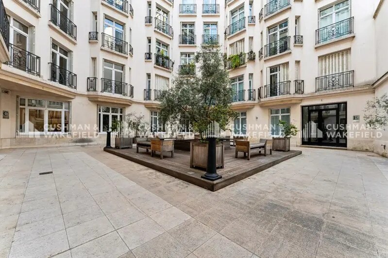 36 Avenue Hoche, Paris à louer - Photo de l’immeuble – Image 3 sur 17