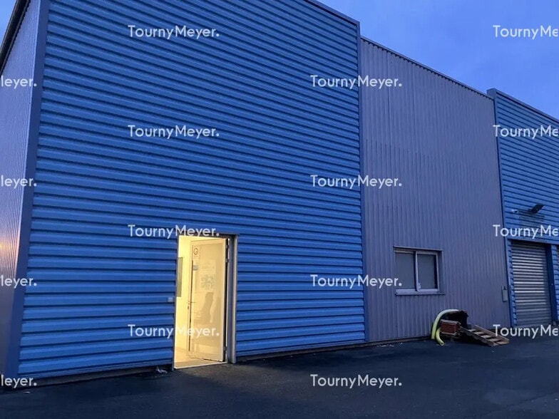 Local d'activités dans Beychac-et-Caillau à vendre - Photo de l’immeuble – Image 2 sur 7