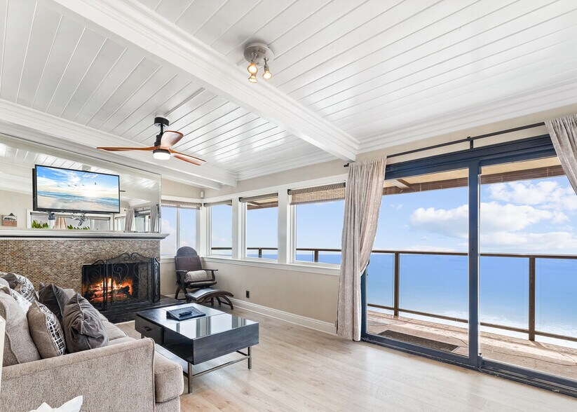 749 Gaviota Drive, Laguna Beach, CA à vendre - Photo de l’immeuble – Image 2 sur 9
