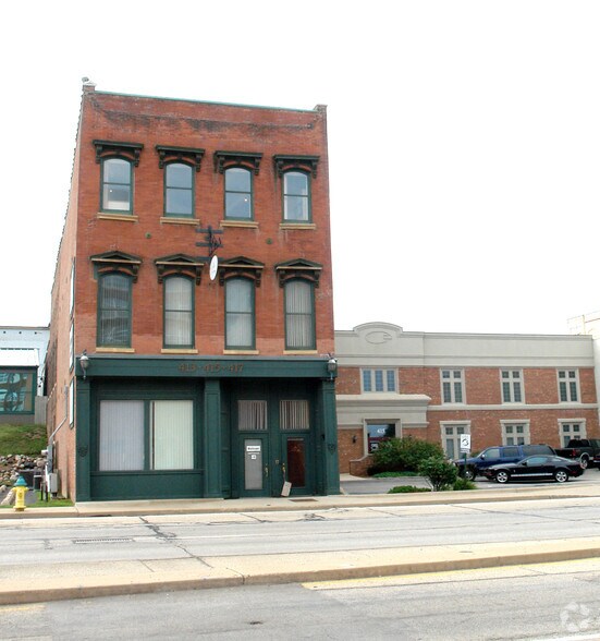 413-417 SW Washington St, Peoria, IL à louer - Photo de l’immeuble – Image 2 sur 2