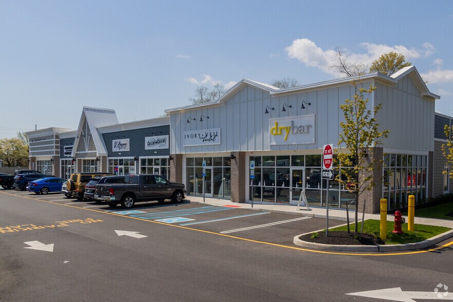 1861 State Route 35, Wall Township, NJ à louer - Photo de l’immeuble – Image 2 sur 10