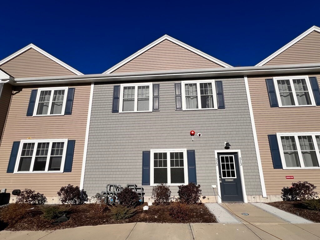 140 N Walker St, Taunton, MA à vendre Photo principale– Image 1 sur 7