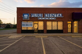 9101 Jones Rd, Houston, TX à louer Photo intérieure– Image 2 sur 14