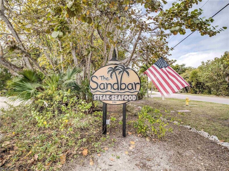 2761 W Gulf Dr, Sanibel, FL à vendre - Photo de l’immeuble – Image 2 sur 6