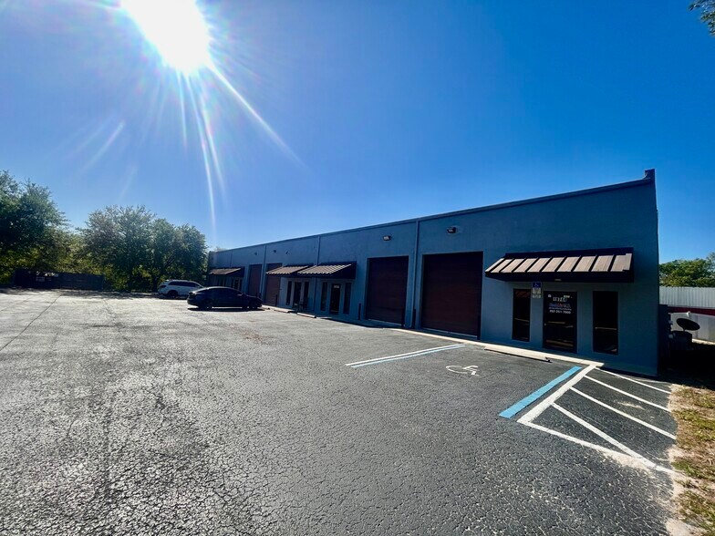 18748 Titus Rd, Hudson, FL à louer - Photo de l’immeuble – Image 2 sur 8