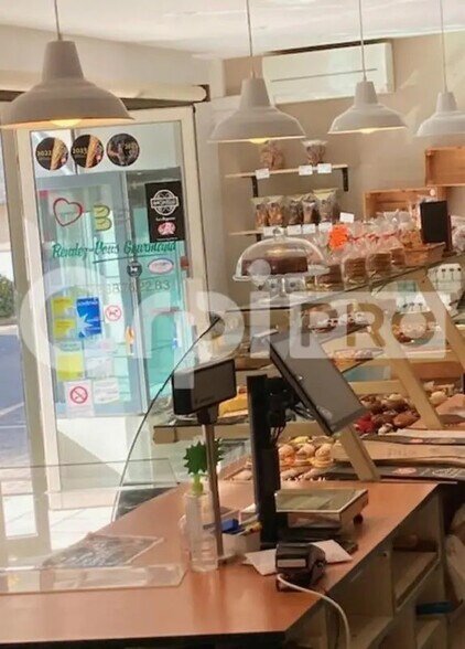 Local commercial dans Saint-Denis-en-Val à vendre - Photo intérieure – Image 2 sur 9