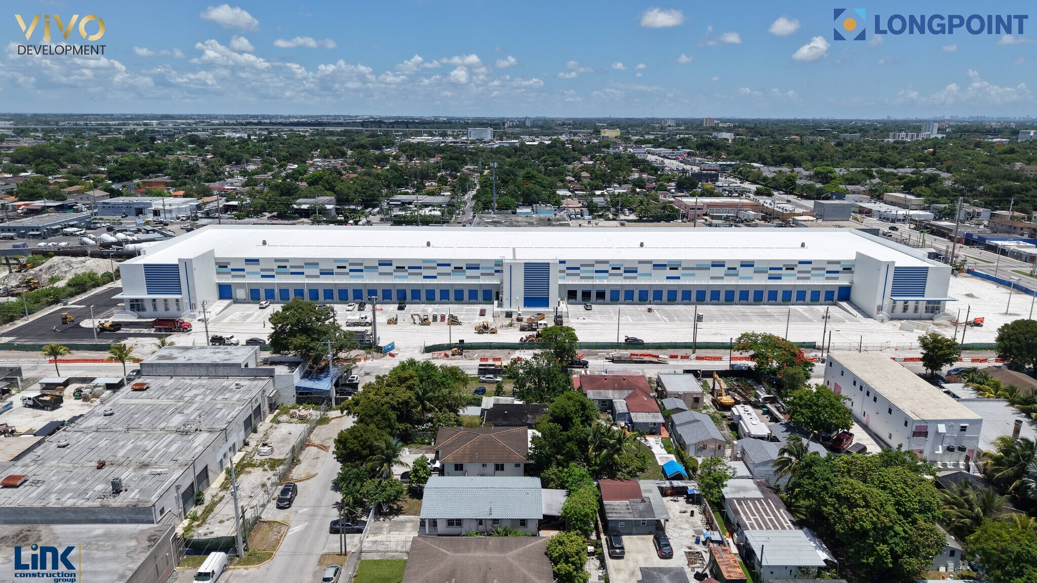 2260 NW 27th Ave, Miami, FL à louer Photo de l’immeuble– Image 1 sur 255
