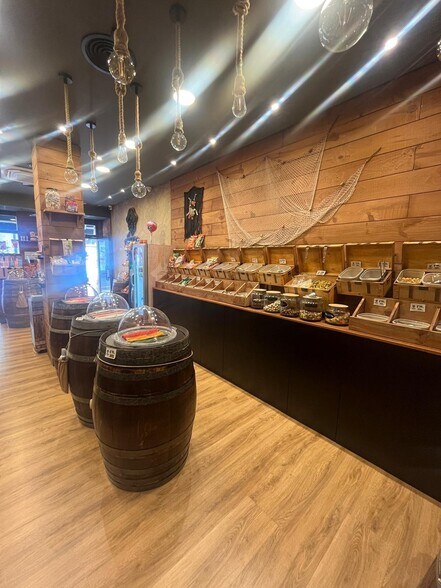 Local commercial dans Cáceres, Cáceres à louer - Photo de l’immeuble – Image 3 sur 10