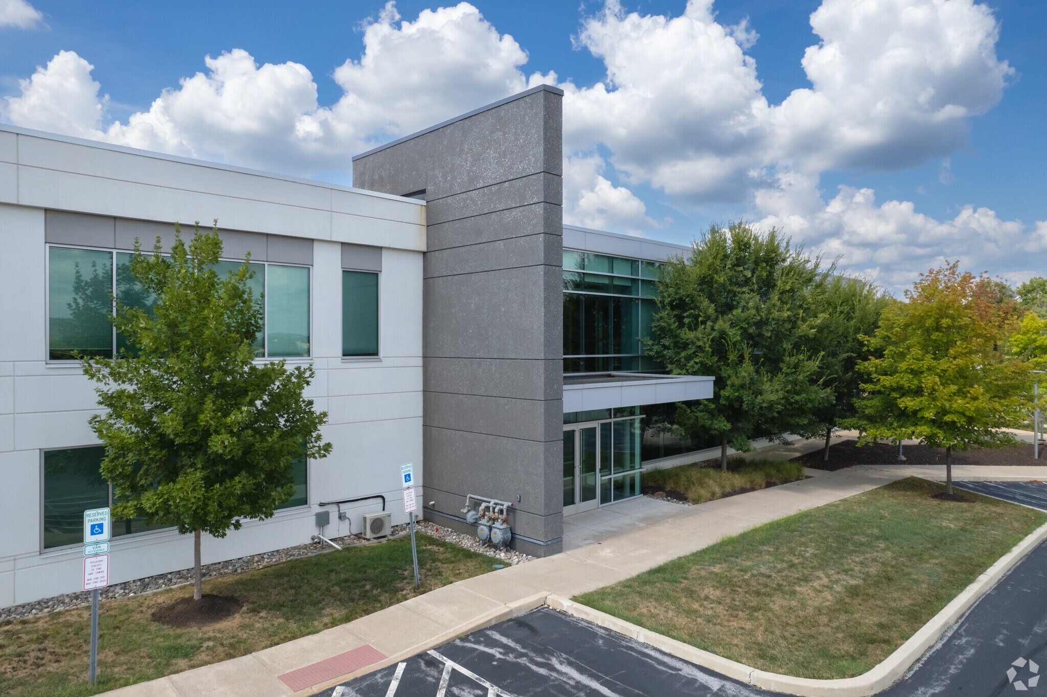 70 E Swedesford Rd, Malvern, PA à louer Photo de l’immeuble– Image 1 sur 16