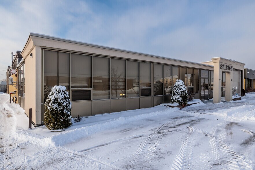 160 Montée de Liesse, Montréal, QC à vendre - Photo de l’immeuble – Image 2 sur 4