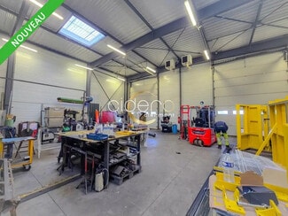 Plus de détails pour Local d'activités à louer