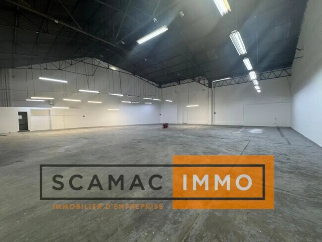 Plus de détails pour Local commercial, Industriel/Logistique à louer