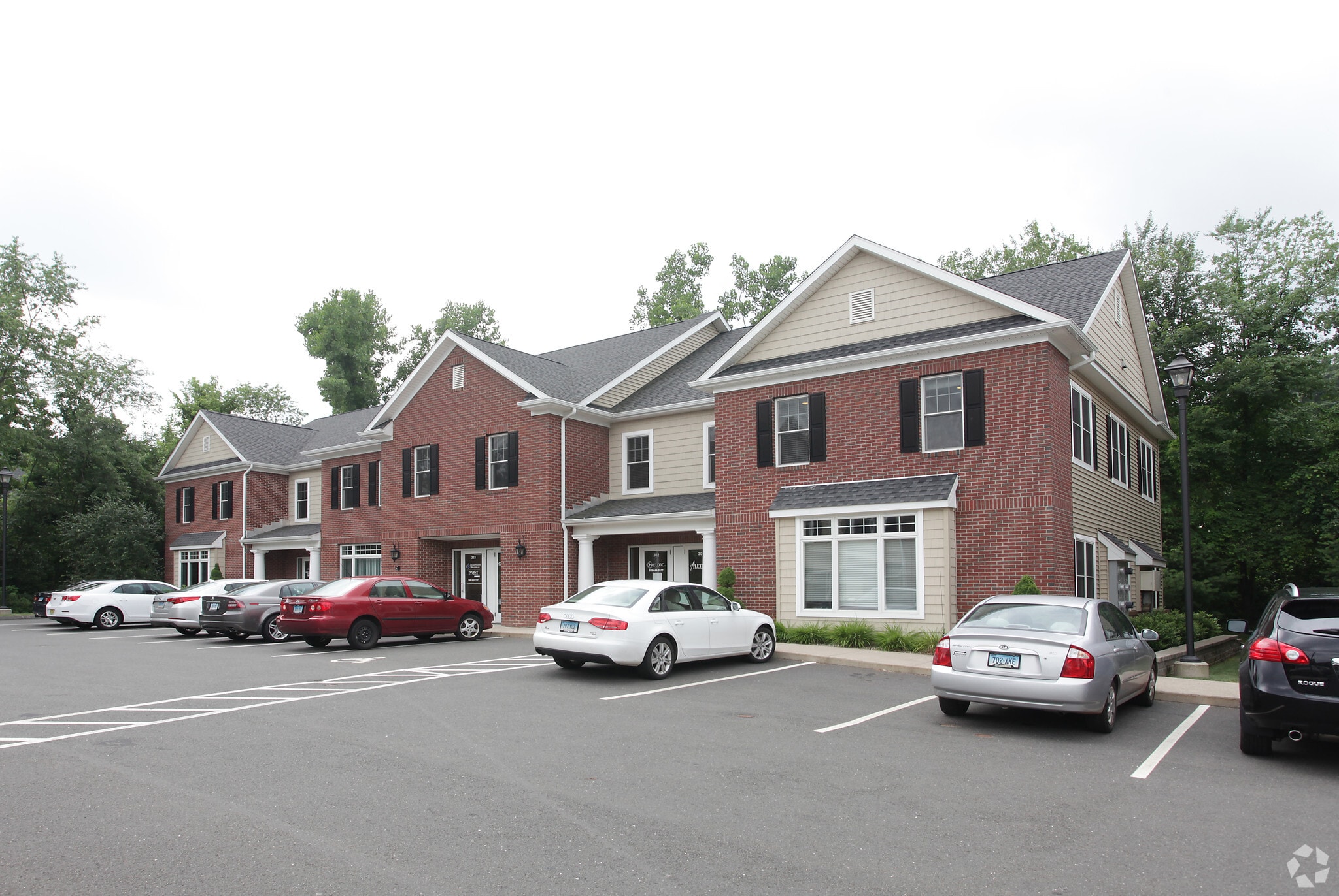 225 Oakland Rd, South Windsor, CT à louer Photo de l’immeuble– Image 1 sur 7
