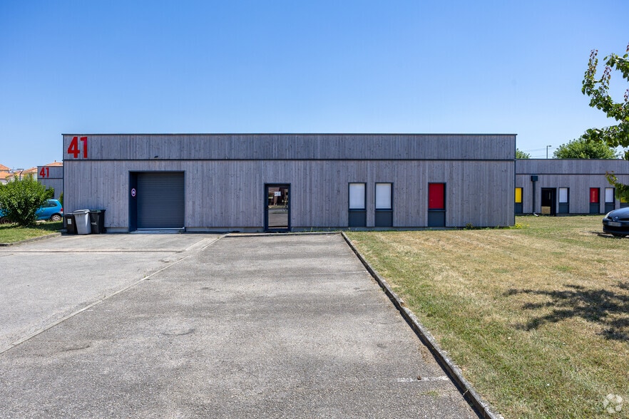 33 Bis Avenue Du Docteur Georges Lévy, Vénissieux à louer - Photo de l’immeuble – Image 3 sur 3
