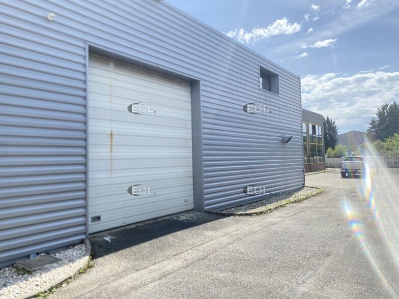 Industriel/Logistique dans Mornant à louer - Photo de l’immeuble – Image 2 sur 15