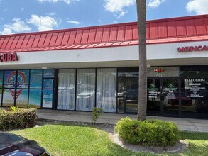 20310-20346 NW 2nd Ave, Miami, FL à louer Photo de l’immeuble– Image 2 sur 6