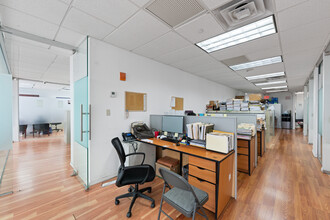 136-33 37th Ave, Flushing, NY à louer Photo intérieure– Image 2 sur 9