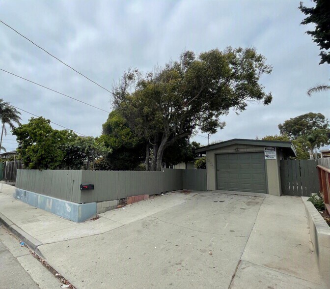 6648 Del Playa Dr, Goleta, CA à vendre - Photo de l’immeuble – Image 1 sur 22