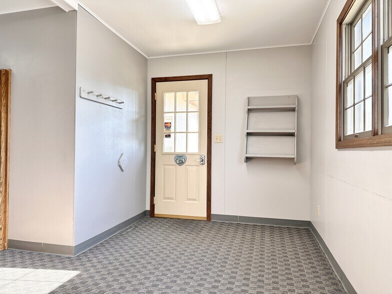 152 E 8th St, Trenton, MO à vendre - Hall d’entrée – Image 3 sur 20