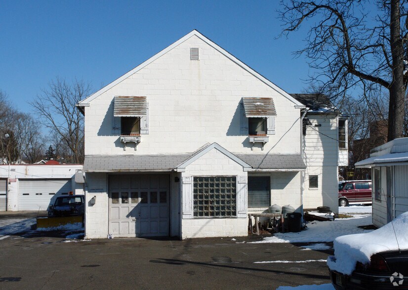 2423 Susquehanna Rd, Abington Township, PA à vendre - Photo de l’immeuble – Image 2 sur 9