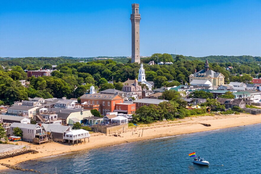 193A Commercial St, Provincetown, MA à vendre - Photo de l’immeuble – Image 2 sur 15