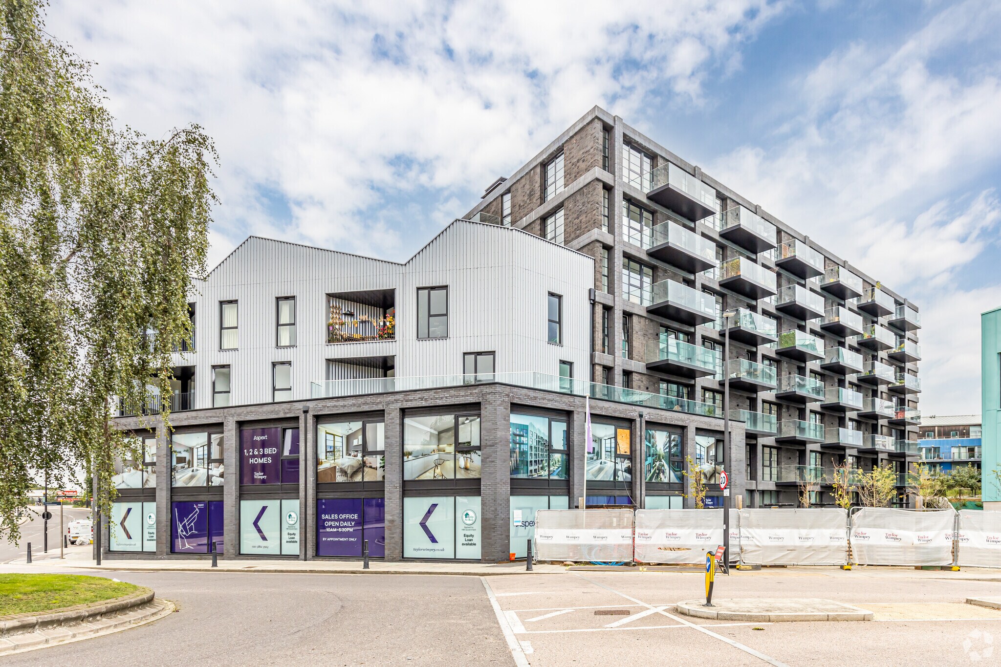 411-415 Wick Ln, Londres à louer Photo de l’immeuble– Image 1 sur 103