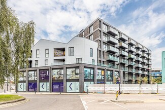 Plus de détails pour 411-415 Wick Ln, Londres - Coworking à louer