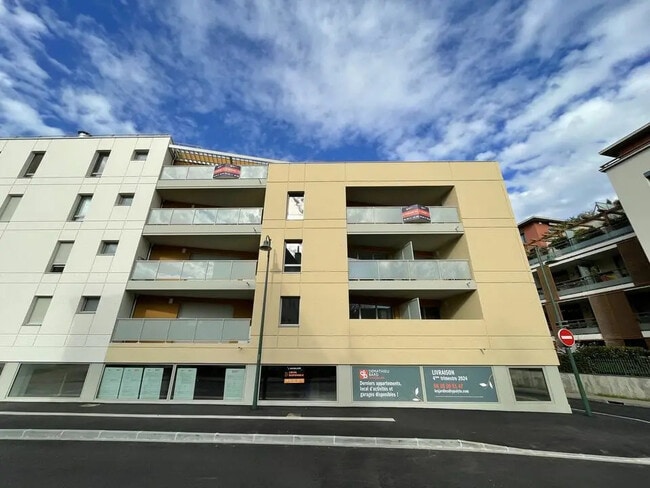 Plus de détails pour Local commercial à vendre