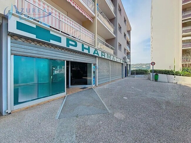 Plus de détails pour Local commercial à louer