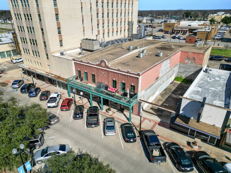 211 N Main St, Bryan, TX à louer - Photo de l’immeuble – Image 2 sur 10