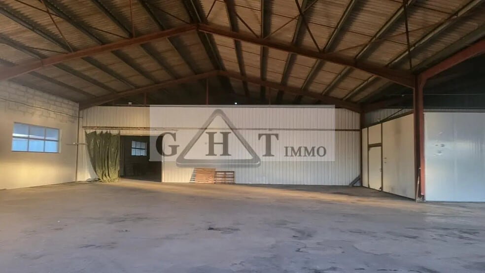 Industriel/Logistique dans La Forêt-le-Roi à vendre - Photo de l’immeuble – Image 3 sur 5