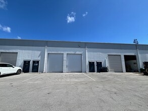 1533-1717 SW 1st Way, Deerfield Beach, FL à louer Photo intérieure– Image 1 sur 1