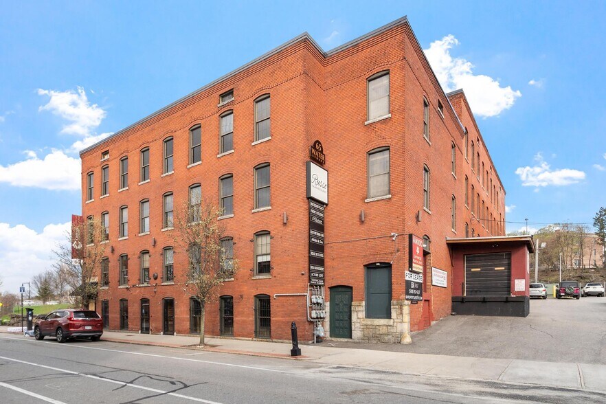 65 Water St, Worcester, MA à vendre - Photo principale – Image 1 sur 65