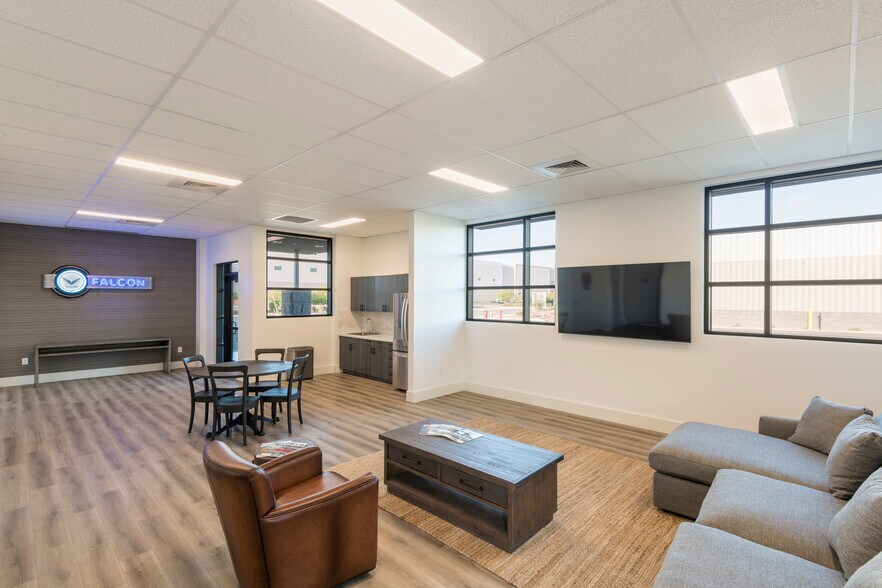 450 E Willis Rd, Chandler, AZ à vendre - Photo de l’immeuble – Image 3 sur 12