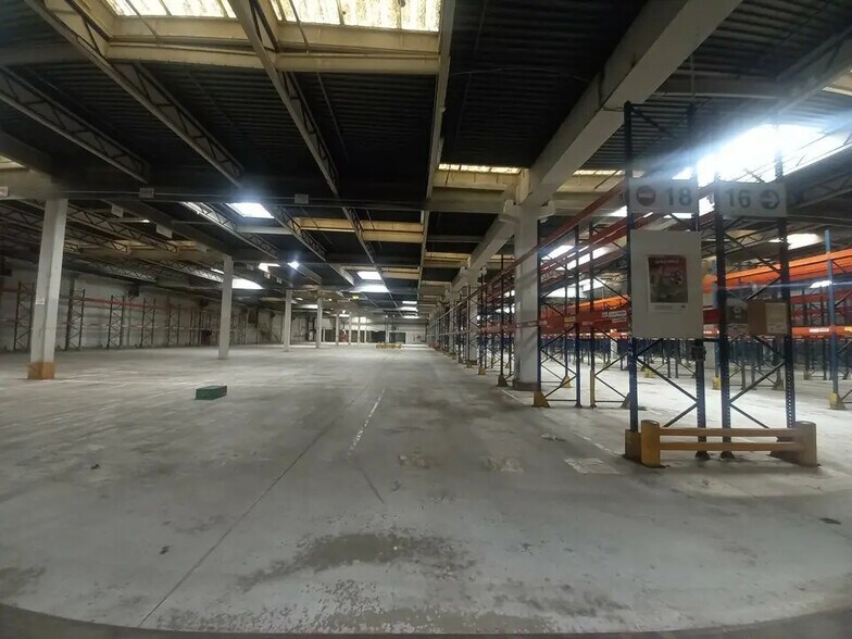 Industriel/Logistique dans Carpiquet à louer - Photo de l’immeuble – Image 2 sur 7