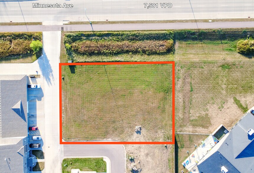 1442 Tiger Way pl, Harrisburg, SD à vendre - Photo de l’immeuble – Image 2 sur 5