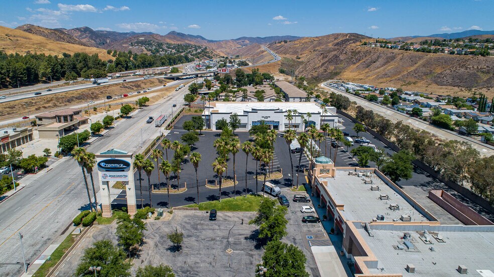31970 Castaic Rd, Castaic, CA à louer - Photo de l’immeuble – Image 3 sur 15