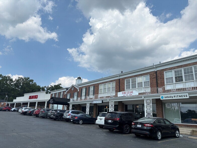 620-A N McKnight Rd, University City, MO à louer - Photo de l’immeuble – Image 1 sur 6
