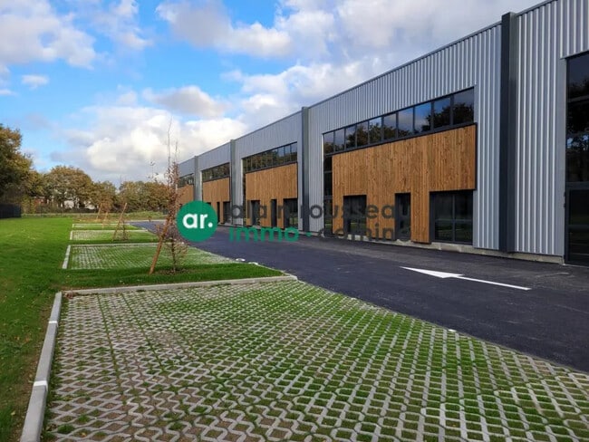 Plus de détails pour Local d’activités à vendre