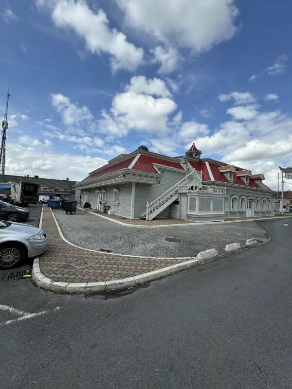 Local commercial dans Pierrelaye à louer Photo de l’immeuble– Image 1 sur 5