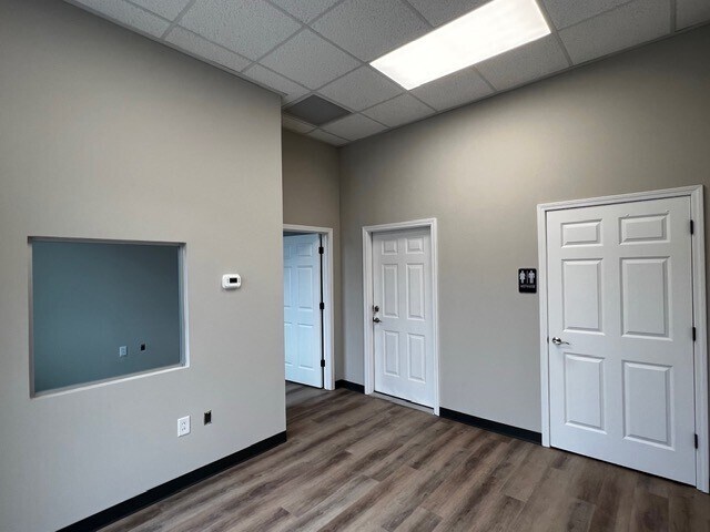512 Miles Jamison Rd, Summerville, SC à louer - Photo de l’immeuble – Image 3 sur 6