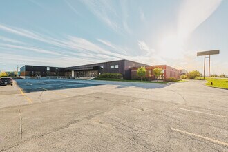 1280 Rue Nobel, Boucherville, QC à louer Photo intérieure– Image 2 sur 8