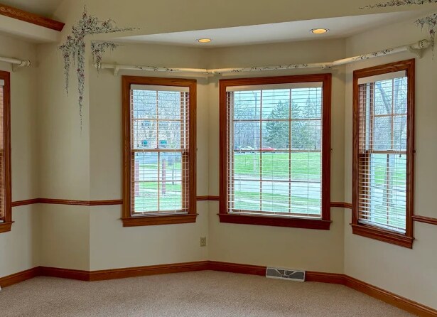 W62N225 Washington Ave, Cedarburg, WI à louer Photo intérieure– Image 1 sur 9