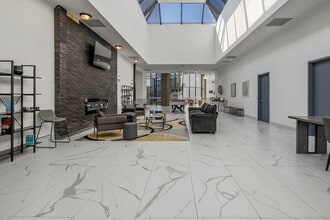 1944 Cedar Creek Rd, Fayetteville, NC à louer Photo intérieure– Image 1 sur 7