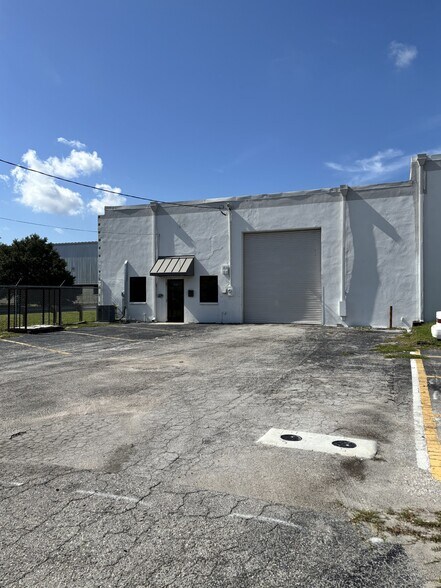 5126-5136 W Idlewild Ave, Tampa, FL à louer - Photo de l’immeuble – Image 2 sur 11