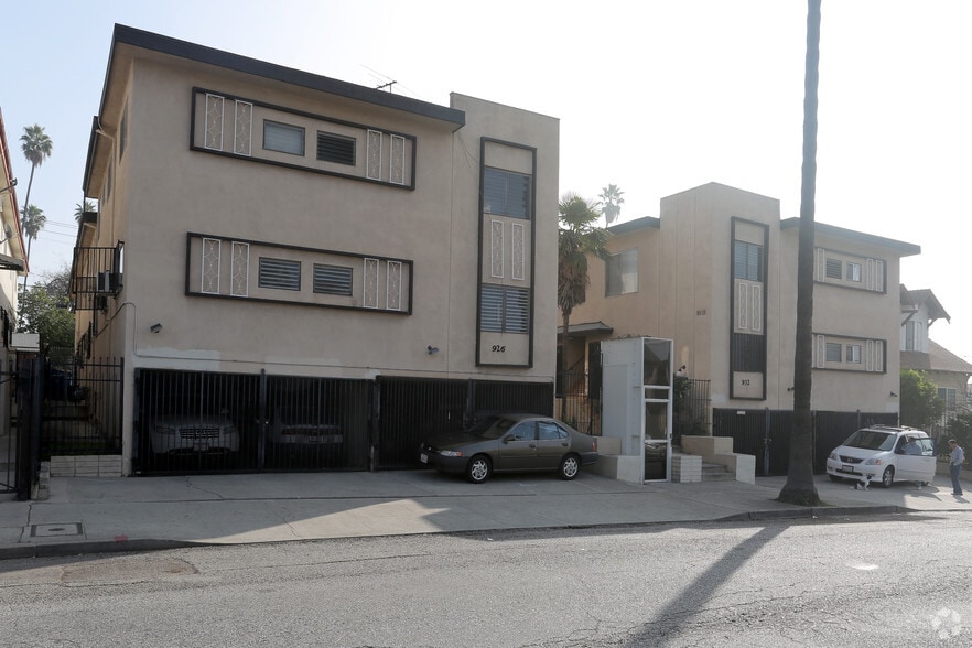 926 Fedora St, Los Angeles, CA à vendre - Photo de l’immeuble – Image 2 sur 10