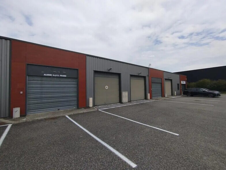 Local d’activités dans Montrabé à louer - Photo de l’immeuble – Image 2 sur 9