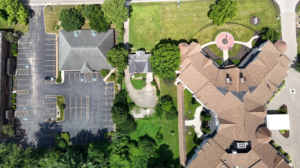 9056 Montgomery Rd, Cincinnati, OH à vendre - Photo de l’immeuble – Image 3 sur 8